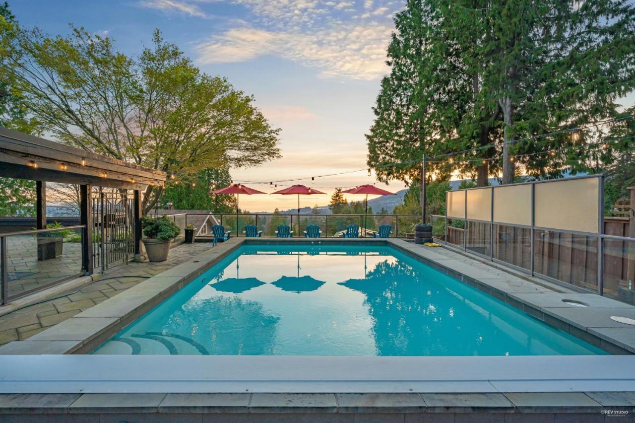 Grouse Cheerful Large Private Bedroom, Bath, Shared Deck, Pool, Hot Tub North Vancouver Exterior foto
