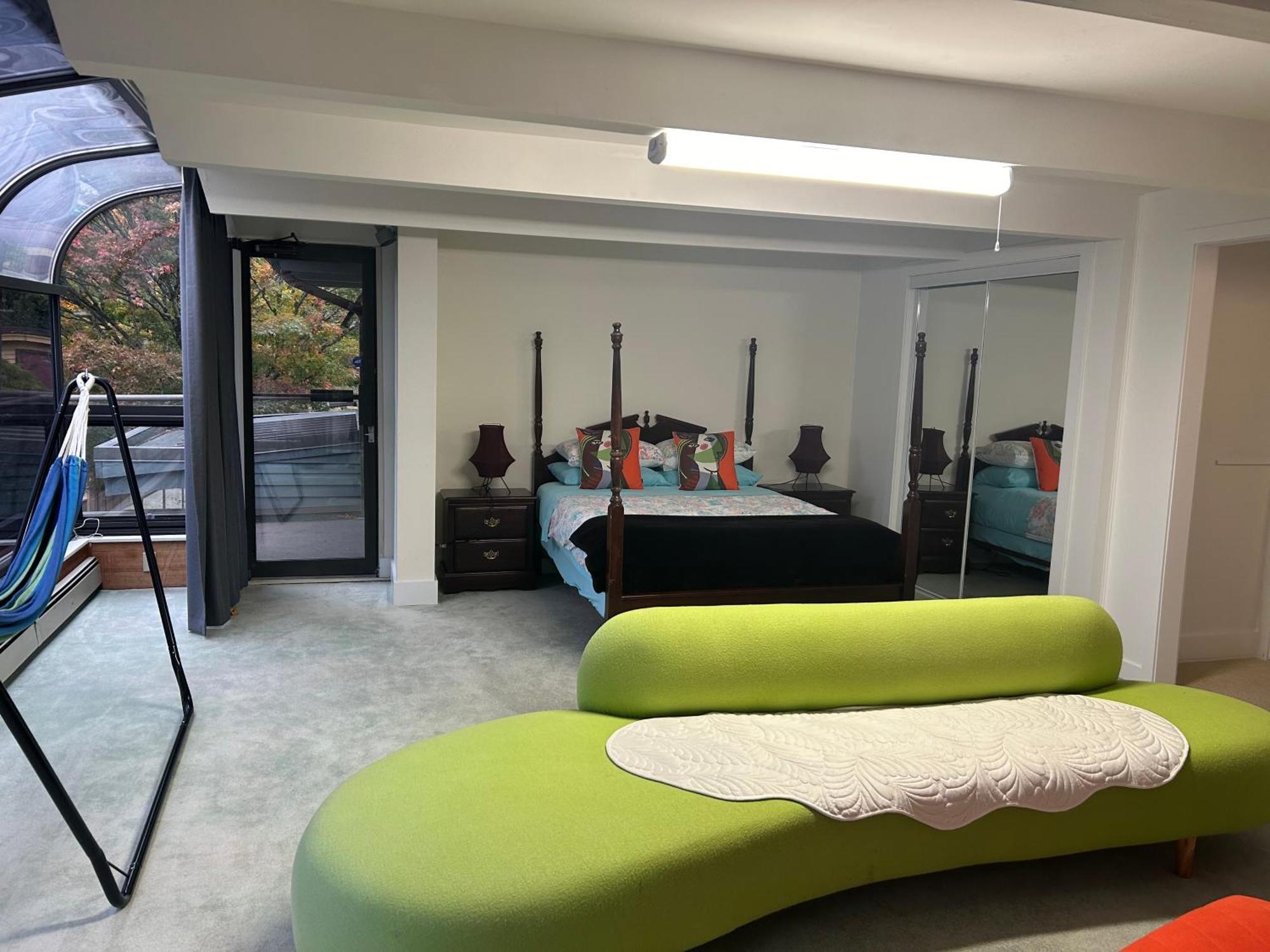 Grouse Cheerful Large Private Bedroom, Bath, Shared Deck, Pool, Hot Tub North Vancouver Exterior foto